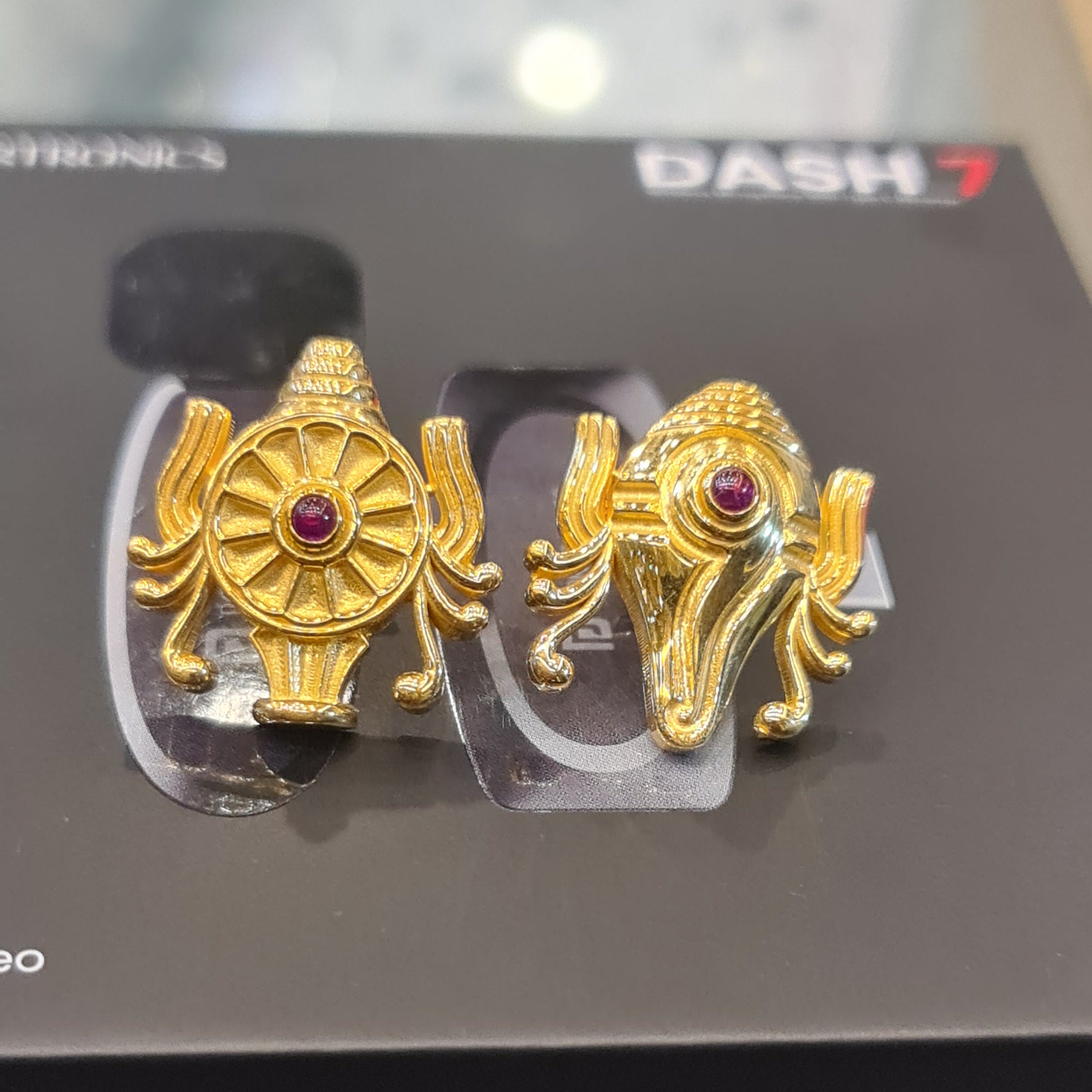 22kt Gold Shankh Chakra Earrings for Men
