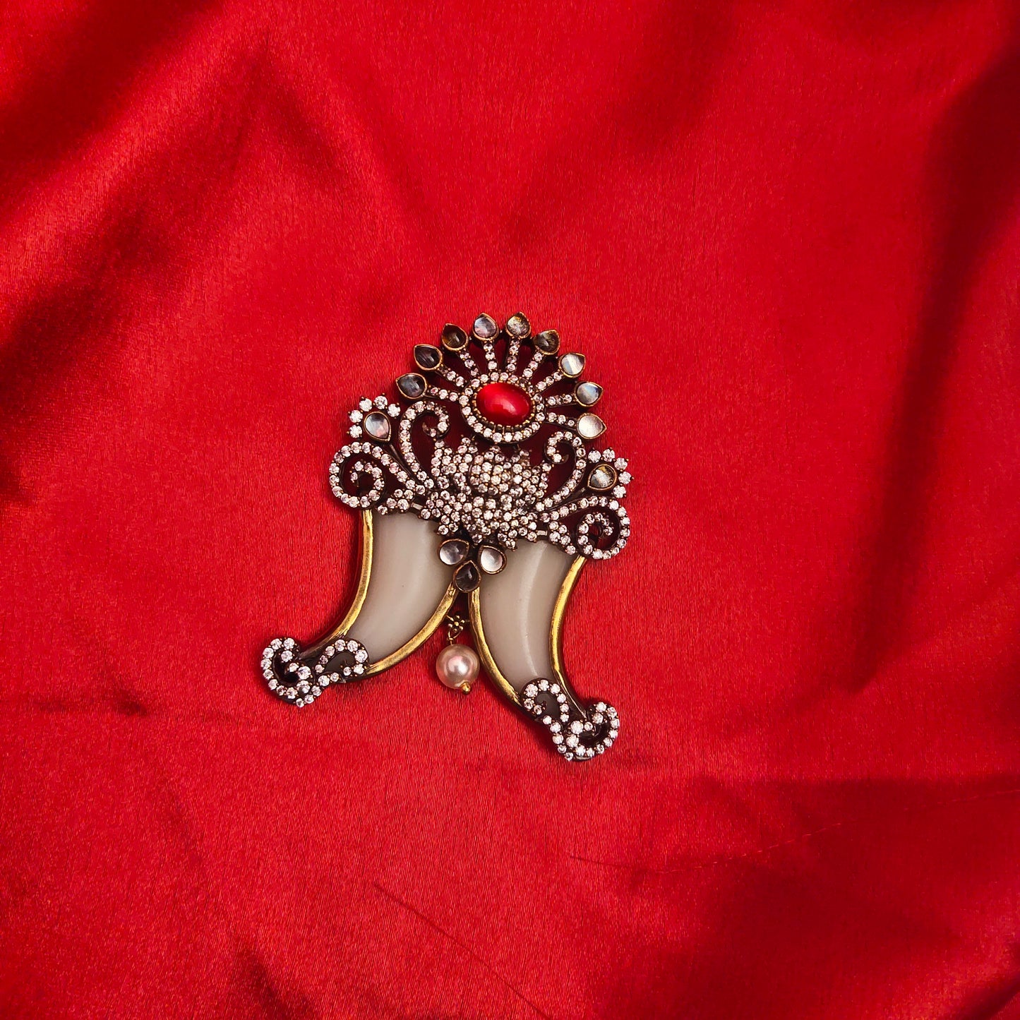 Introducing the Enchanting Victorian Kundan Puligoru/Tiger Nail Locket by ASP Fashion Jewellery"