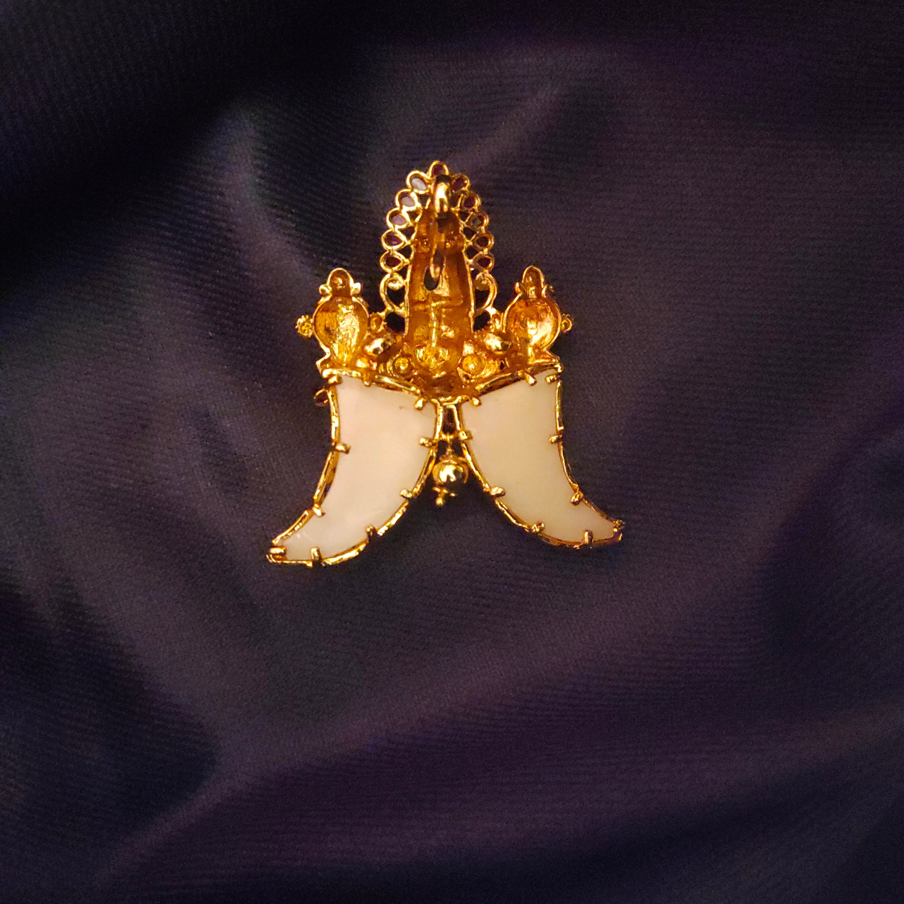 Antique Puligoru Tiger Nail Locket - Timeless Majesty CZ Jewelry