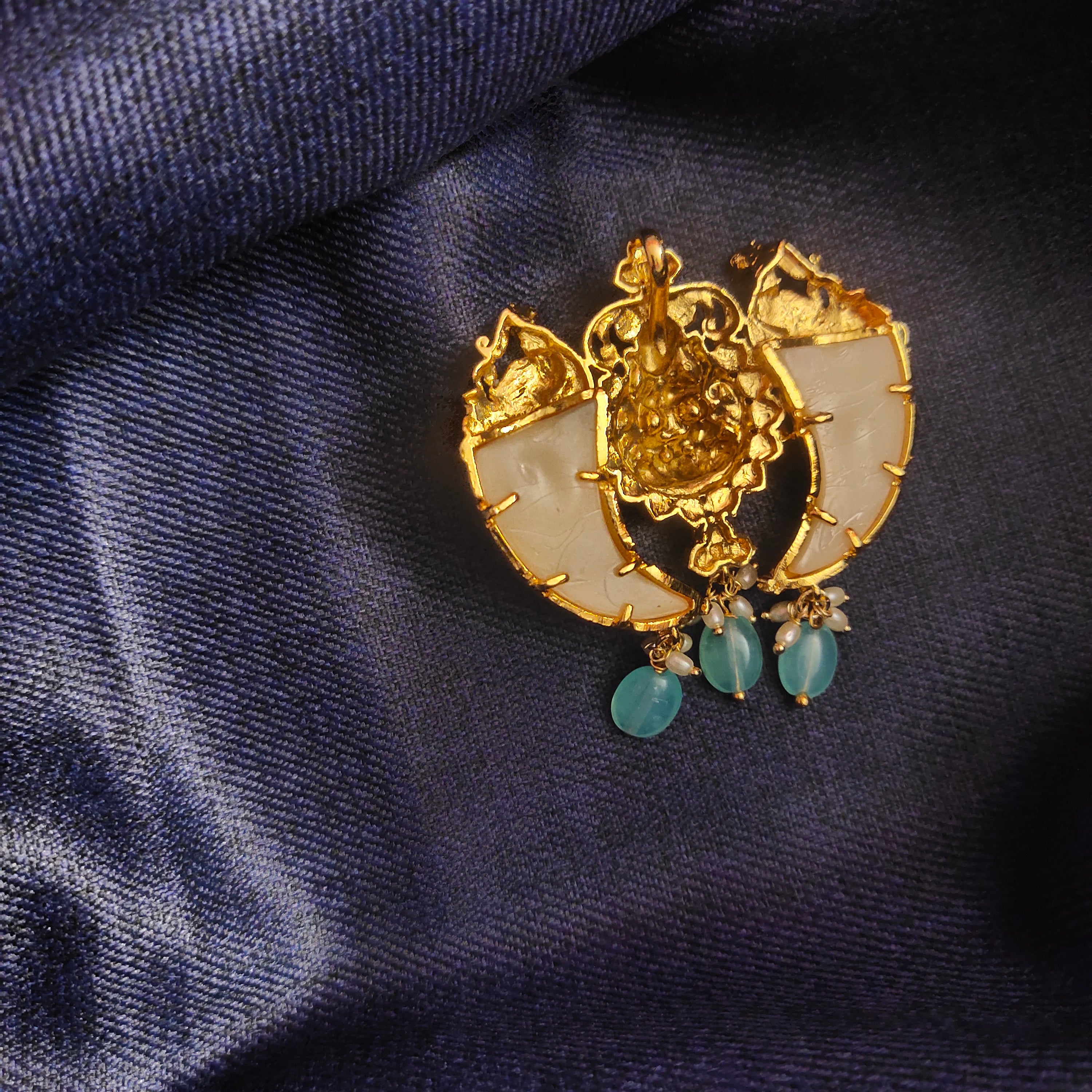 Antique Jadau Kundan Puligoru Locket - Dual Tiger Nail Design for Men & Women