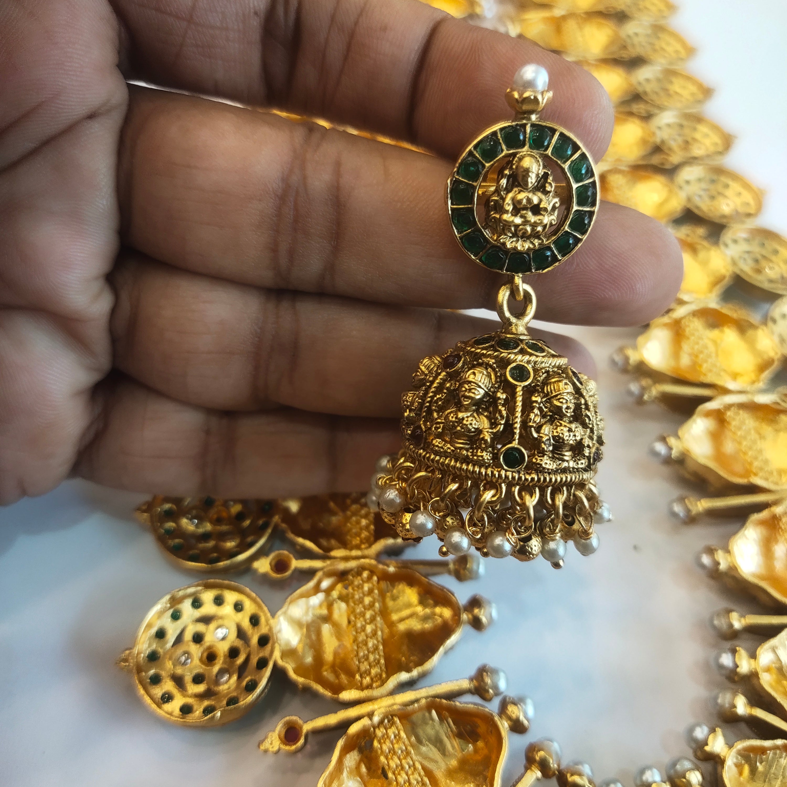 Asp Antique Bottu Mala