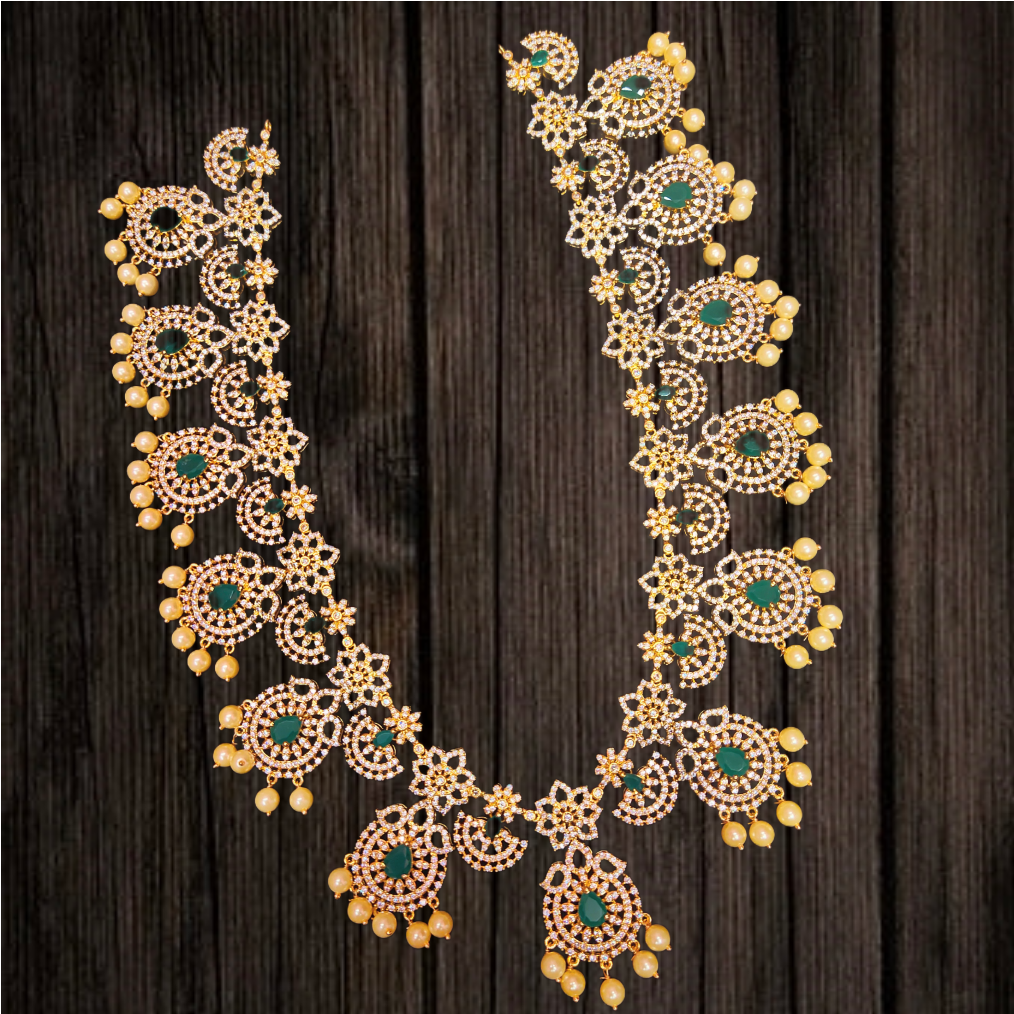 Grand American Diamonds & Emeralds Necklace Set