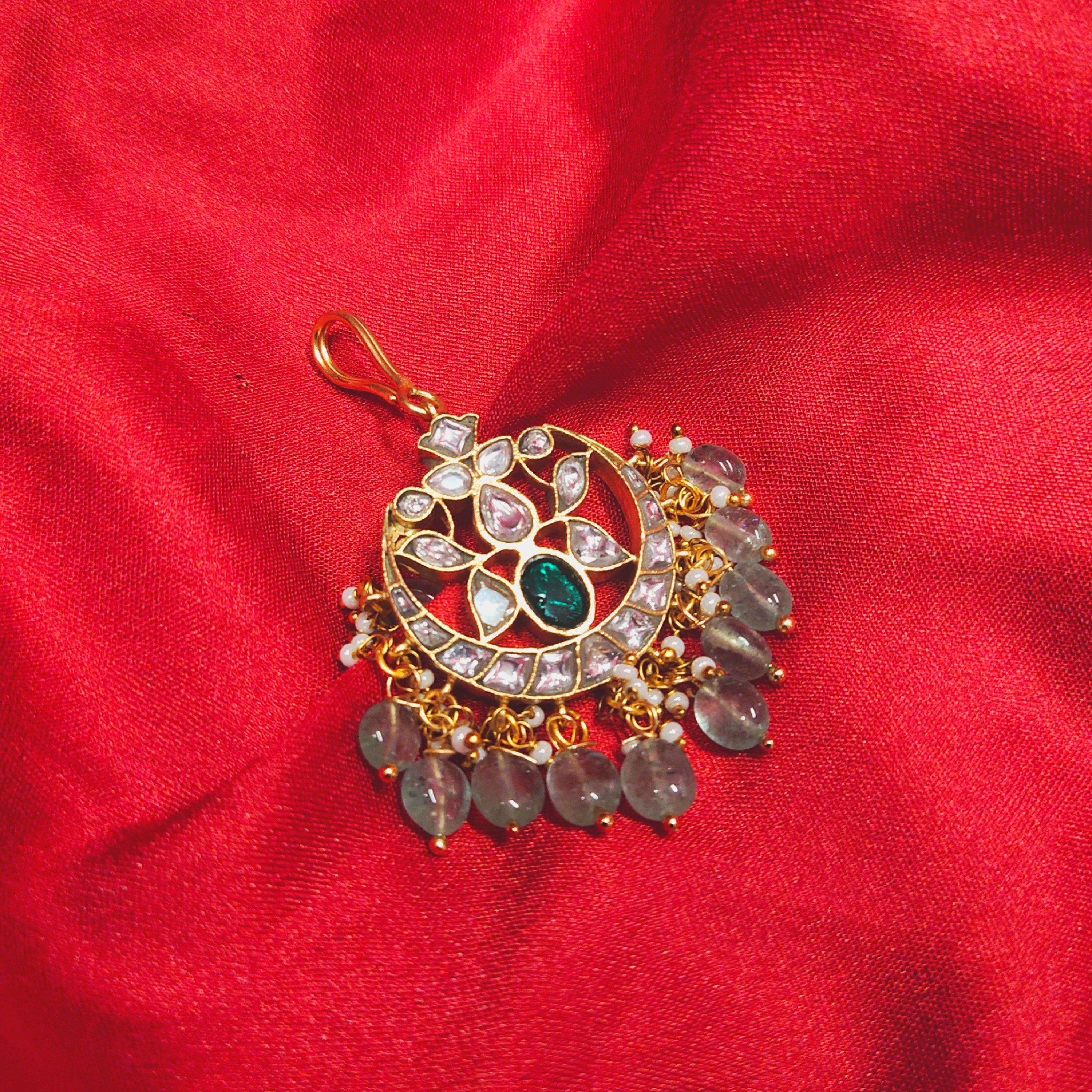 Glam Up Your Look - Exquisite Jadau Kundan Maang Tikka with Emerald Beads