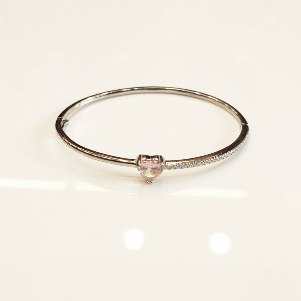 "Graceful Elegance: Adorning Her Wrist with the 925 Silver Bracelet by Asp Fashion Jewellery"