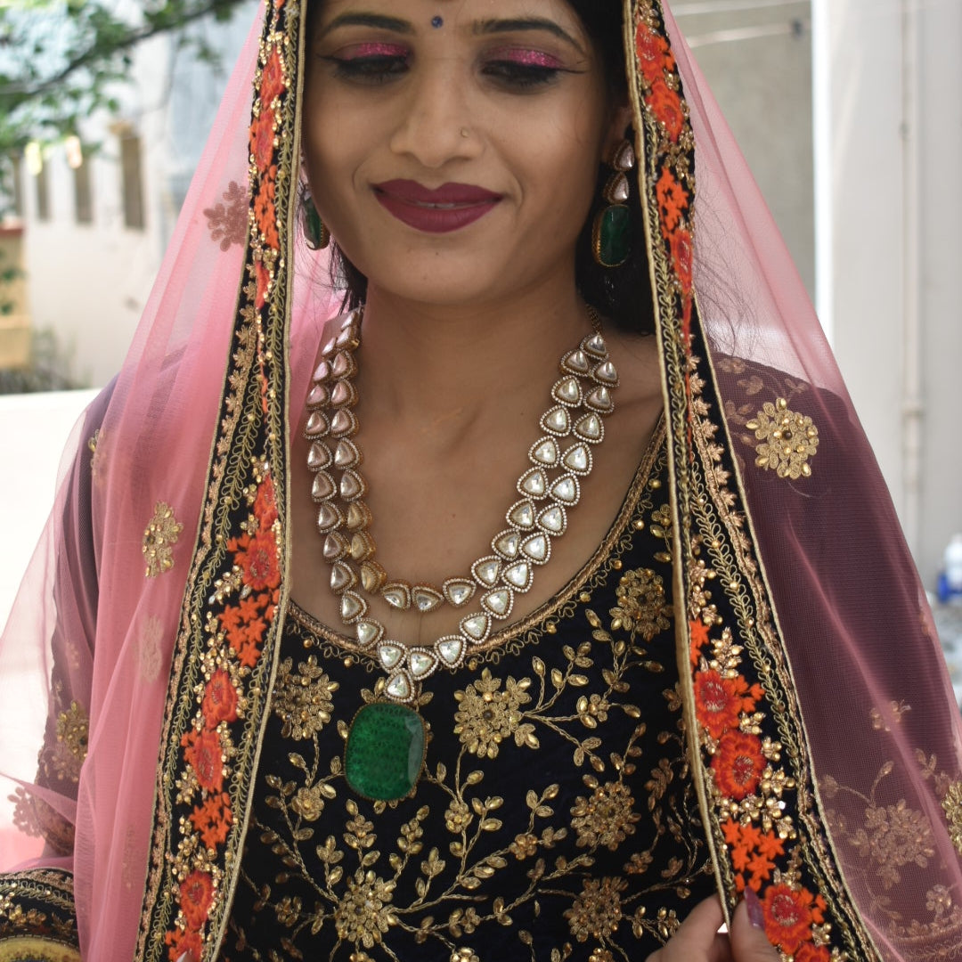 The Exquisite Asp Fashion Emerald & Kundan Necklace Set