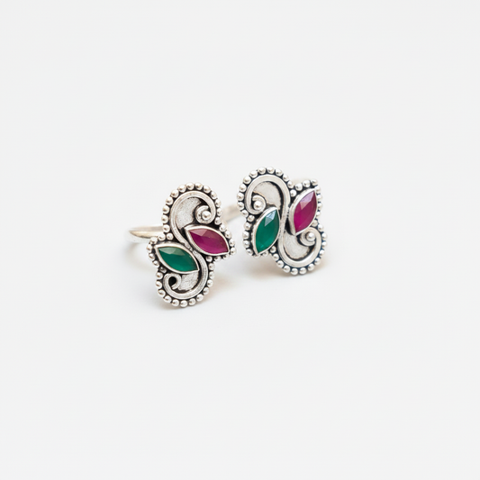 American Diamond Toe Ring - White Background