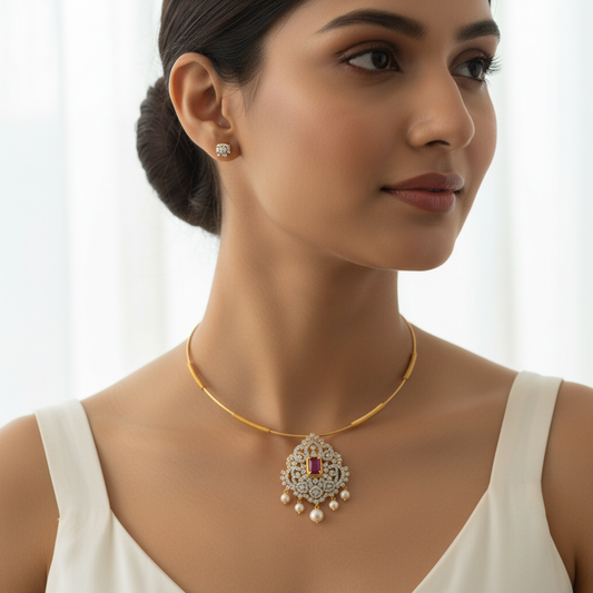 Elegant Model Wearing Gold Hasli Choker