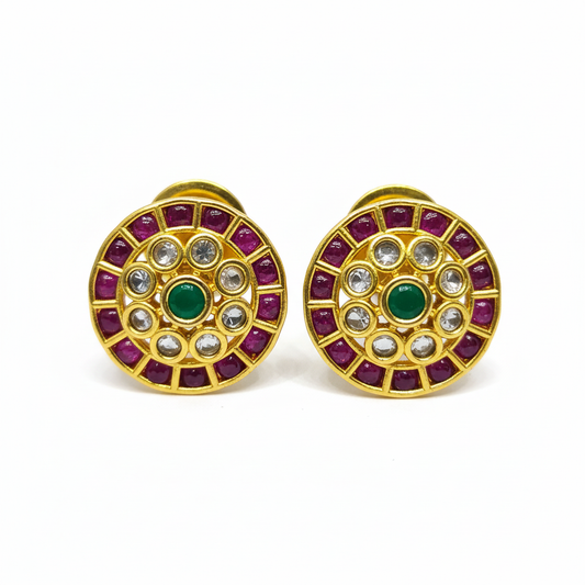 Kempu Kundan Round Stud Earrings macro close-up stone detail