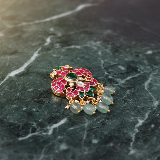 Kundan Pendant Lifestyle