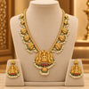 Mannequin display of the necklace set