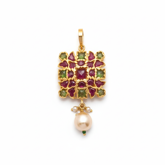 Kemp Stone Gold Pendant with Pearl Beads |