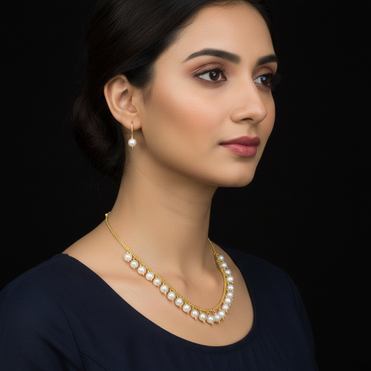 Pearl Necklace Model Wear