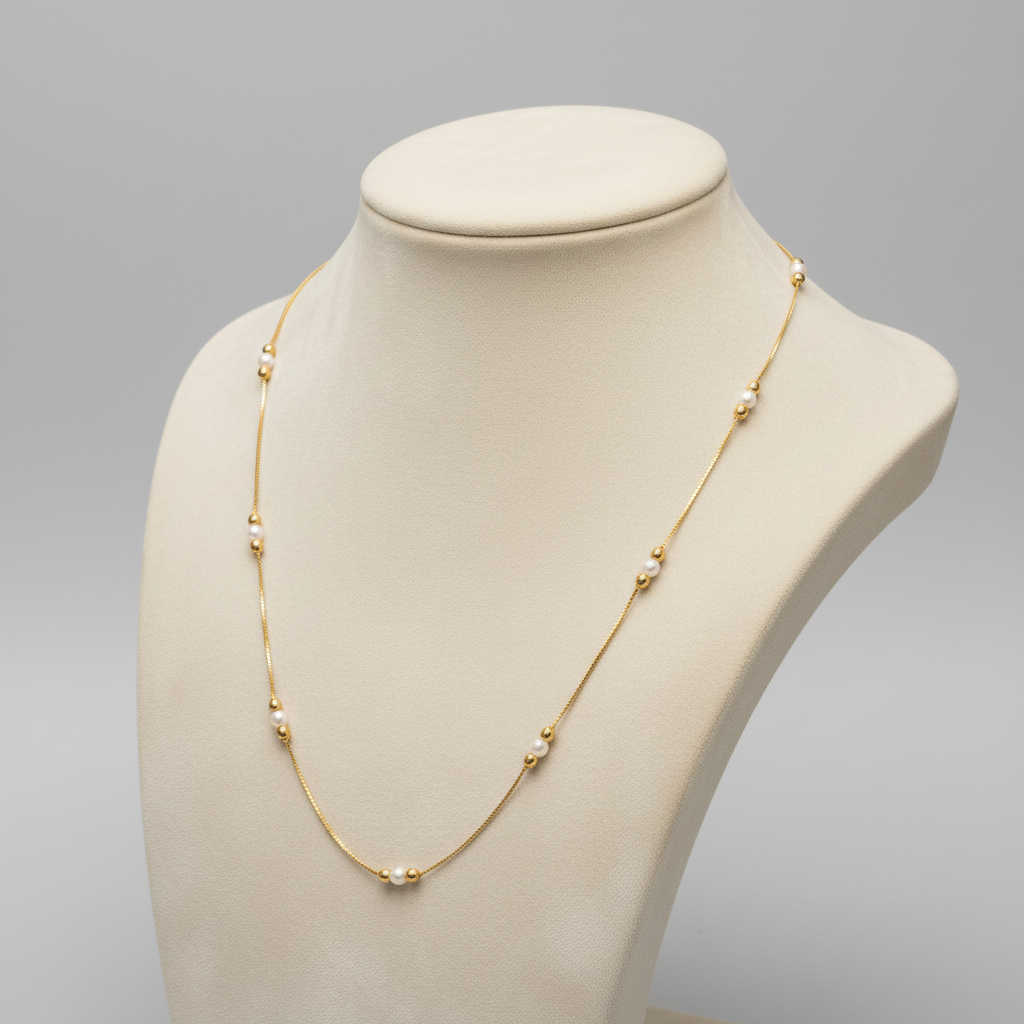 Pearl necklace on mannequin