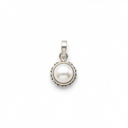 Pearl Pendant Round - White Background