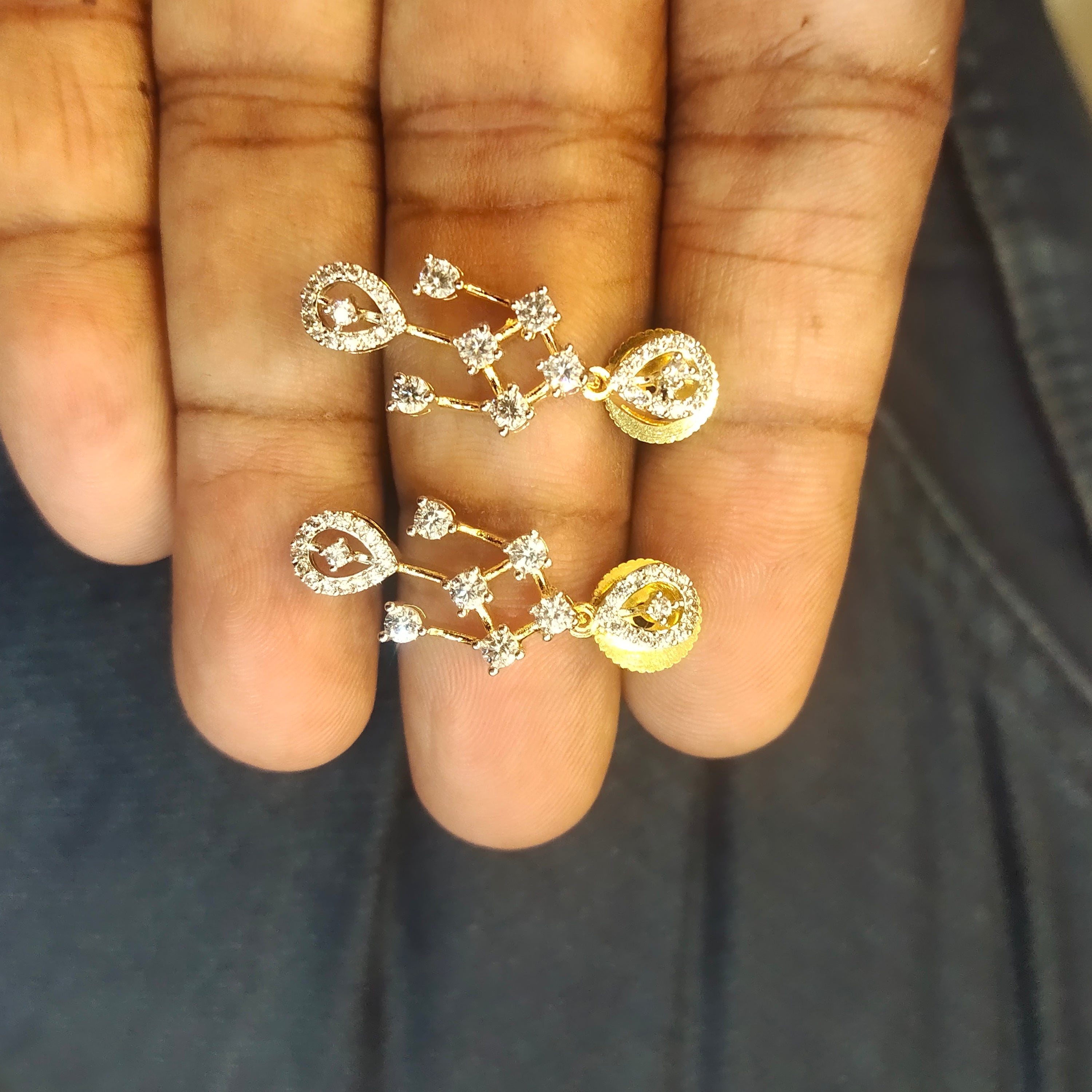 Elegant White Zircon Jewelry Set - Diamond-Like Brilliance