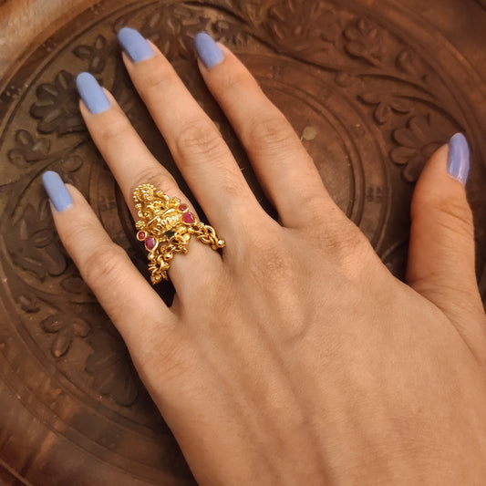 "Nagas Antique: Embracing South Indian Tradition with the Laxmi Vanki Ring from ASP Fashion Jewellery"