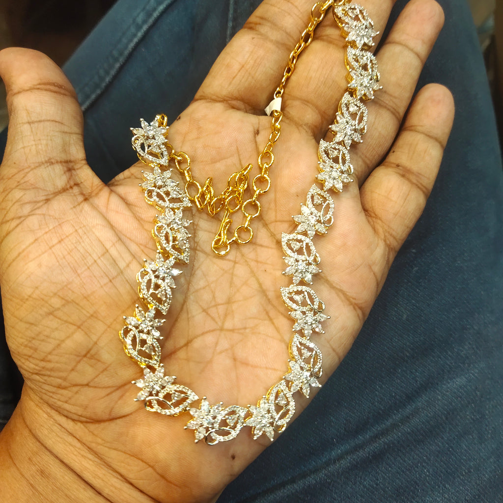 Crystal Clear White Zircon Necklace Set - Diamond Finish