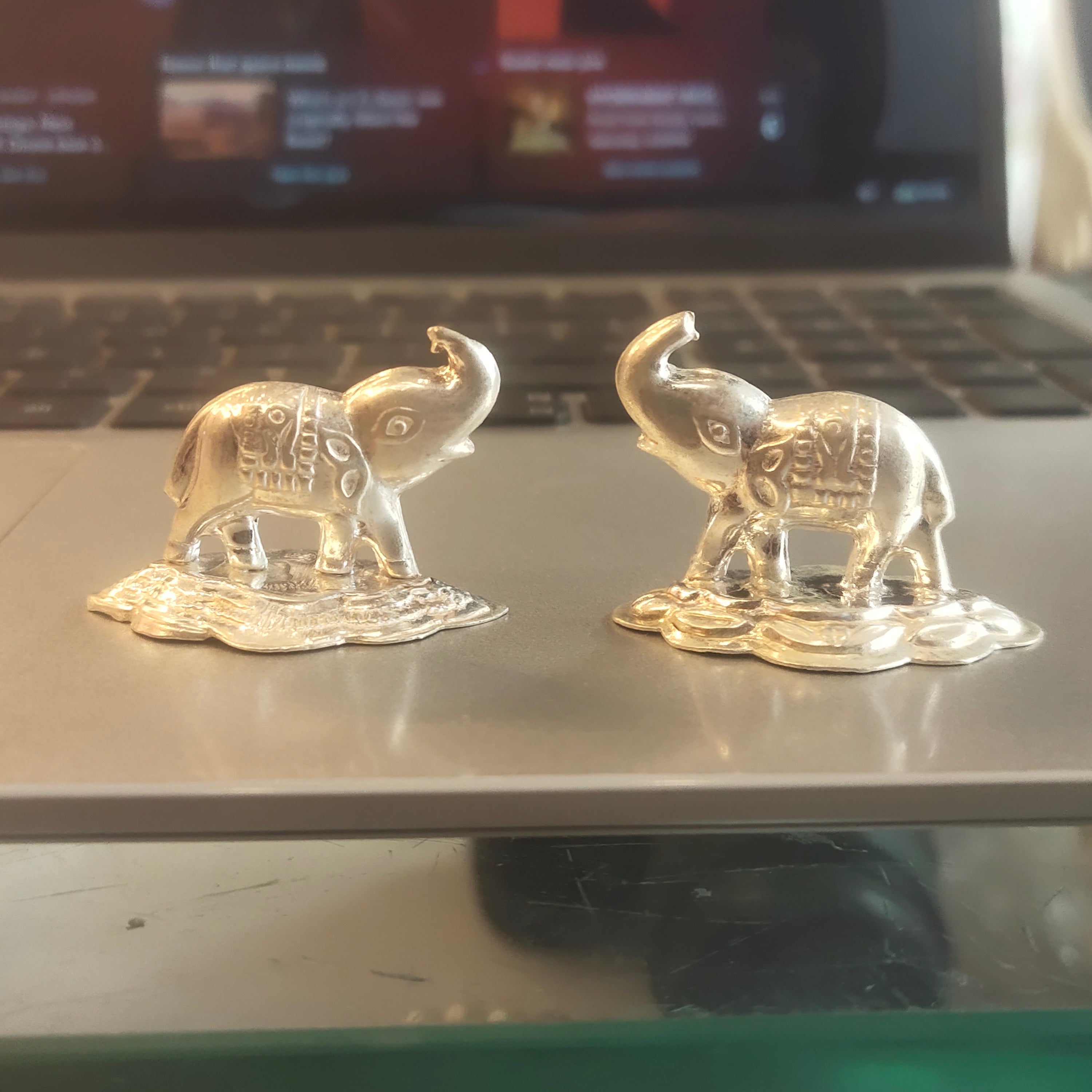 Silver Elephant Pair Figurine Set II (Trunk Up)