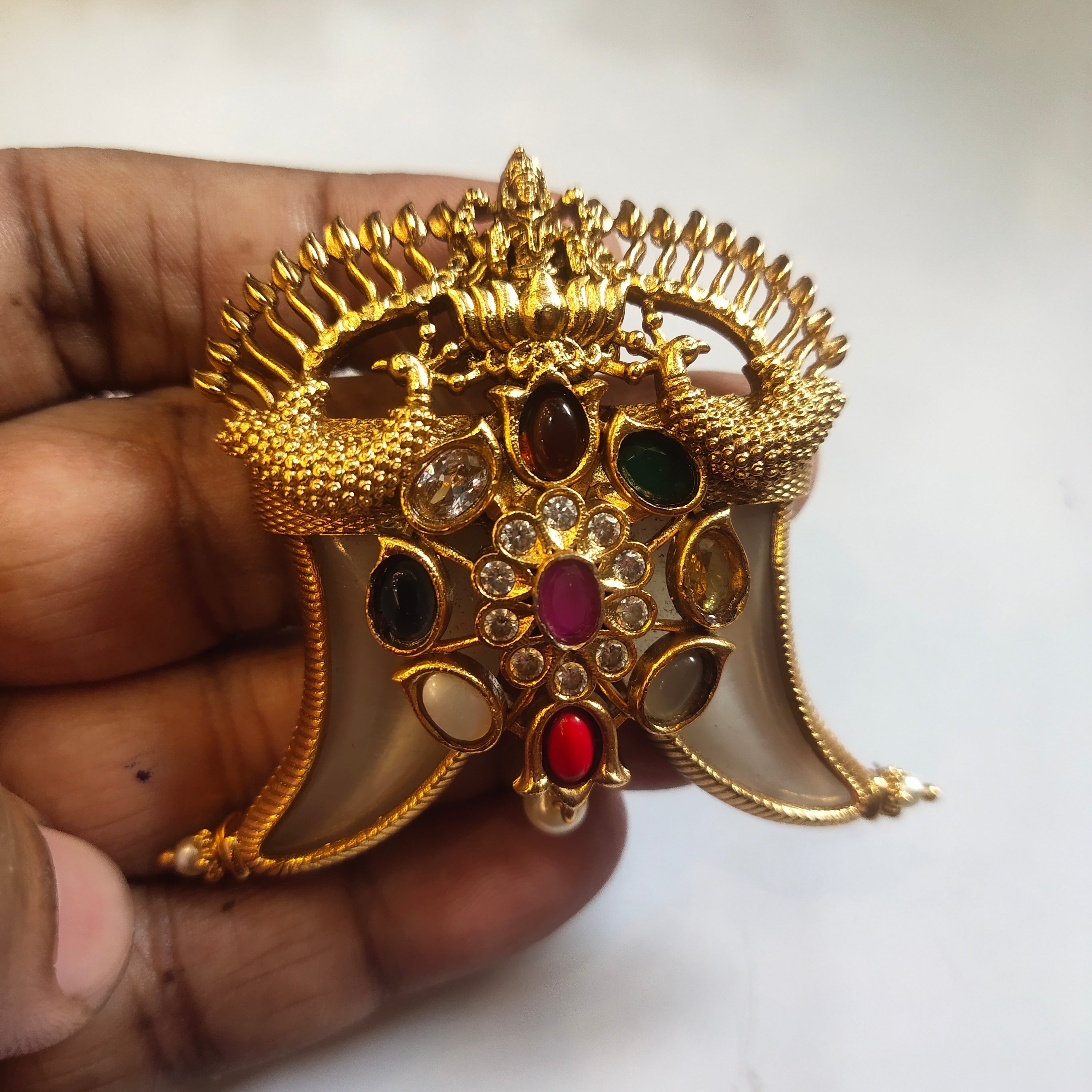 Asp Antique Navratna Puligoru Locket For Gents
