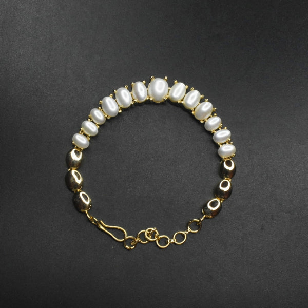 "Shimmer and Shine: The Perfect Pearls Bracelet for Stylish Girls"