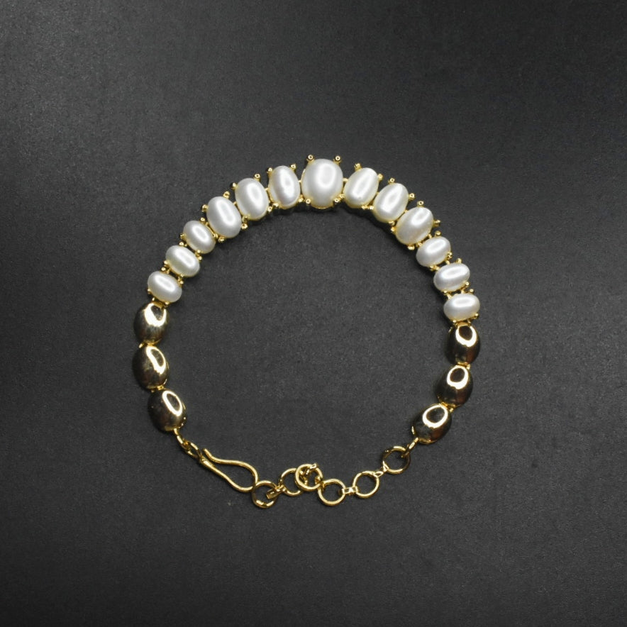 "Shimmer and Shine: The Perfect Pearls Bracelet for Stylish Girls"