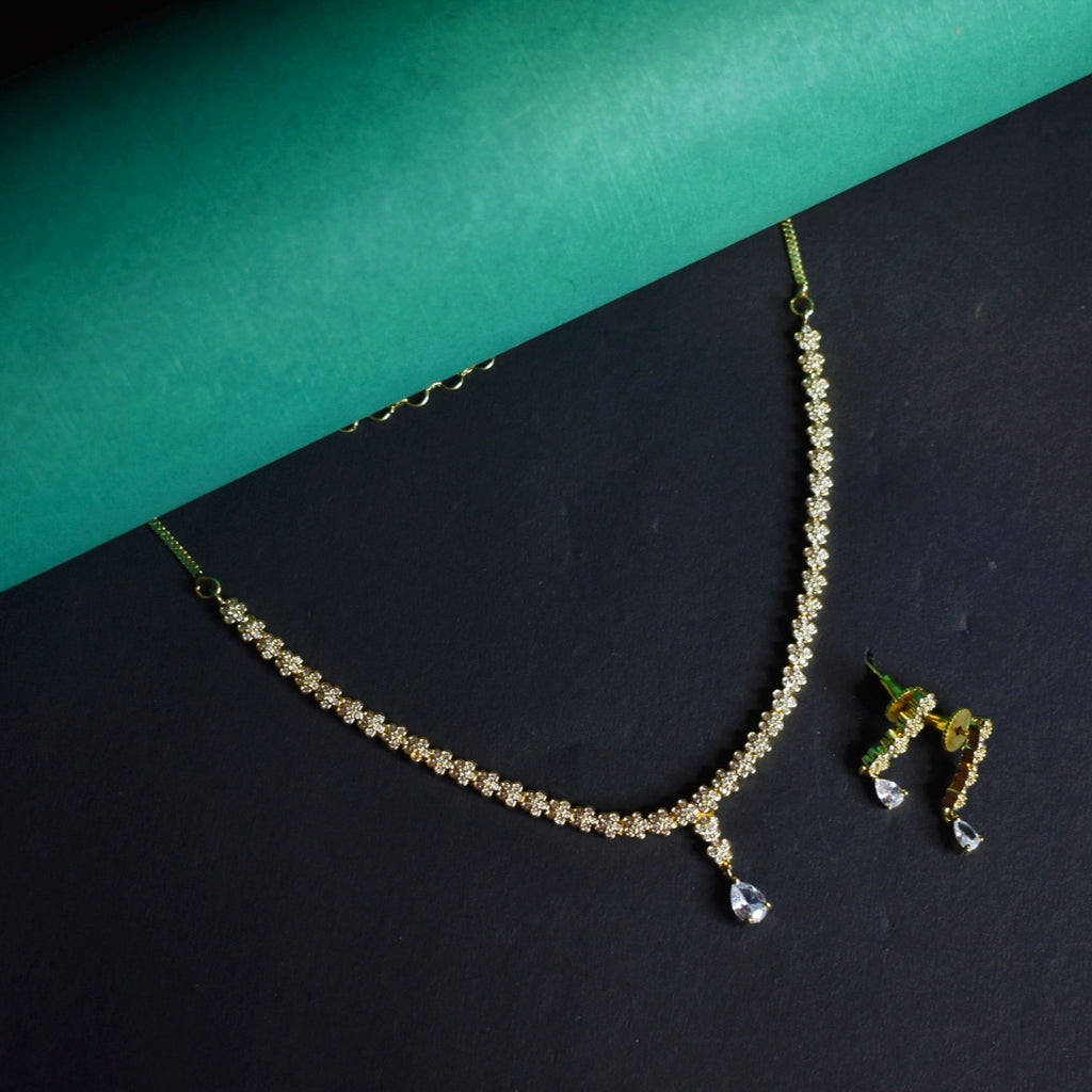 Asp Minimal Design Zircon Necklace Set