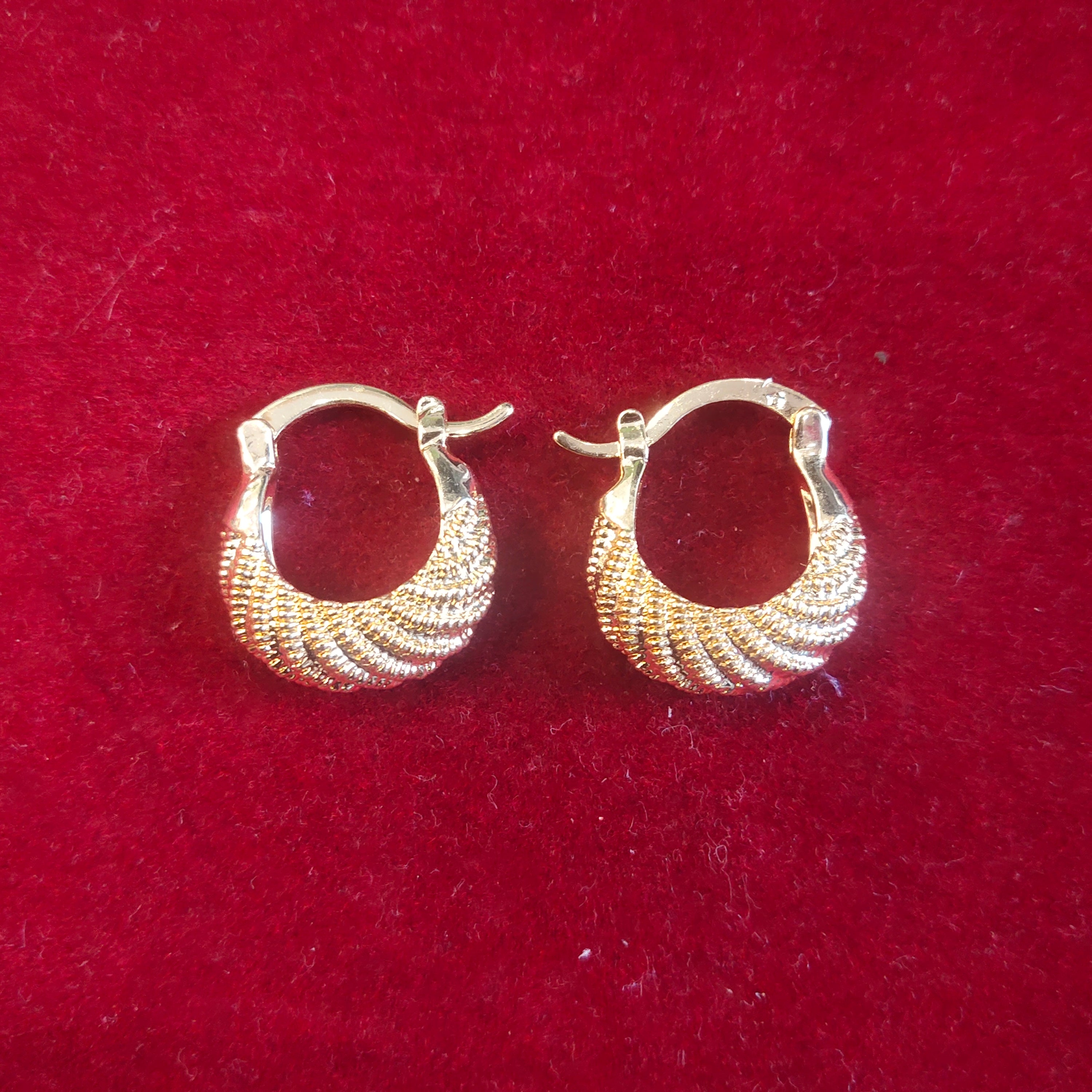 Twisted Rope Gold Hoop Earrings | Textured Diagonal Design