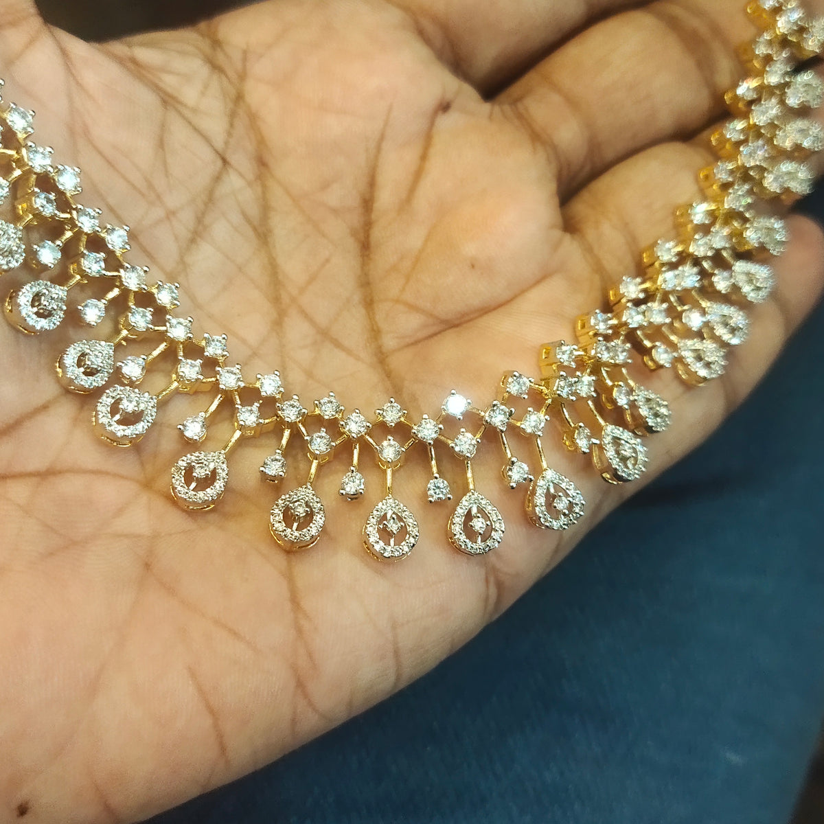 Elegant White Zircon Jewelry Set - Diamond-Like Brilliance