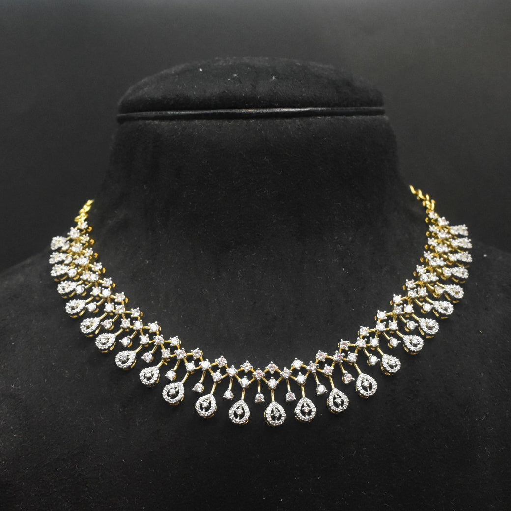 Elegant White Zircon Jewelry Set - Diamond-Like Brilliance