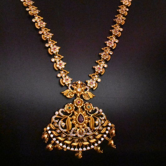 "Glamour Meets Vintage: A Stunning Asp Fashion Jewellery Short Antique CZ Necklace Set"