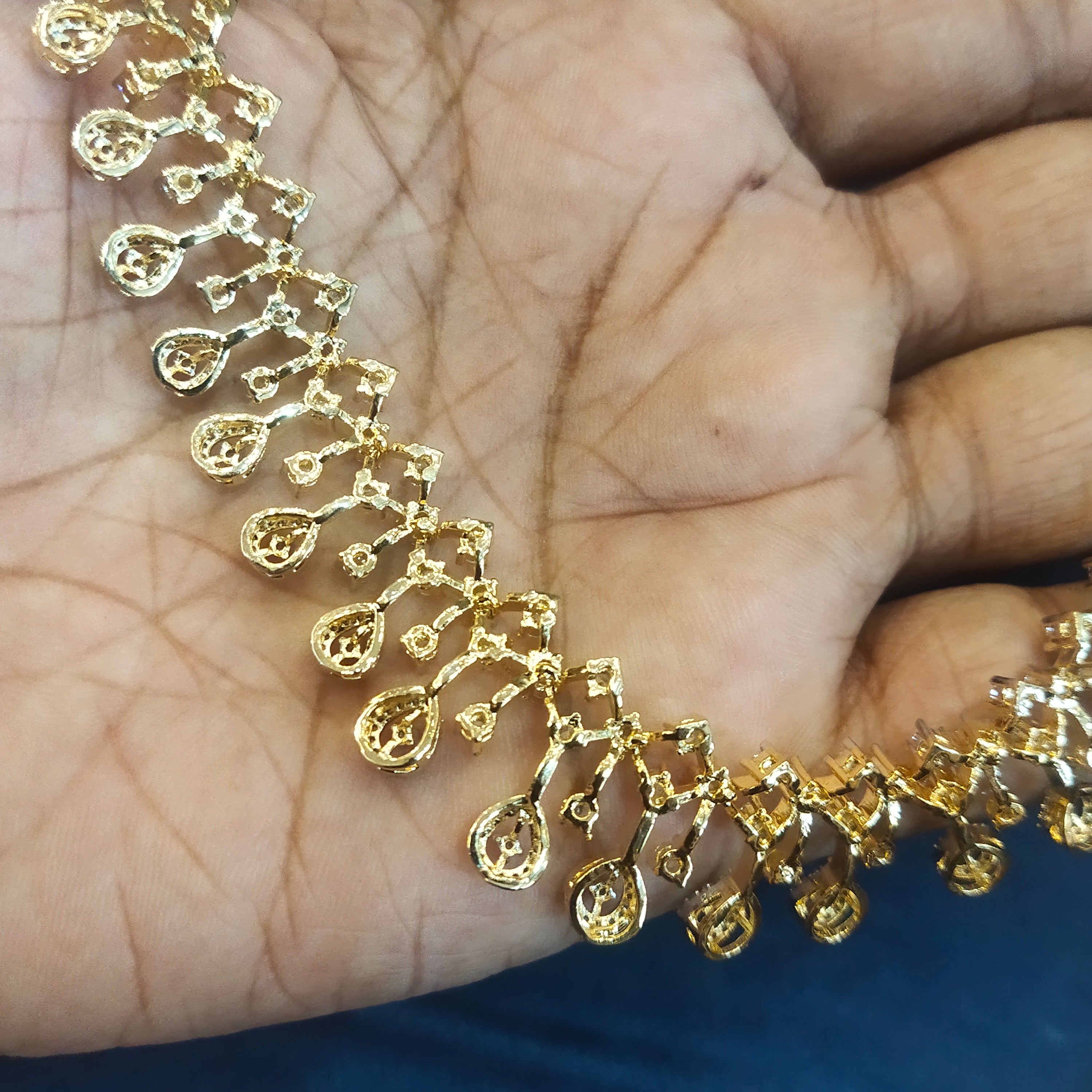 Elegant White Zircon Jewelry Set - Diamond-Like Brilliance