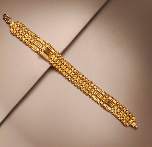 "Gilded Opulence: Strut in Style with Asp Fashion Jewellery's Gold-Plated Men's Bracelet"