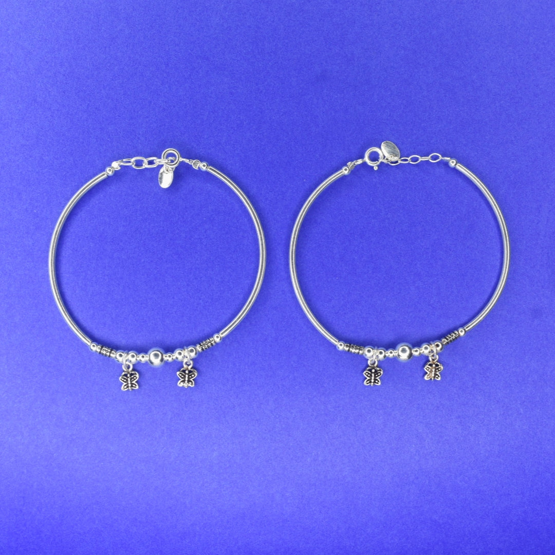 "Gleaming Grace: Stunning 92.5 Sterling Silver Bangles Set for Women"