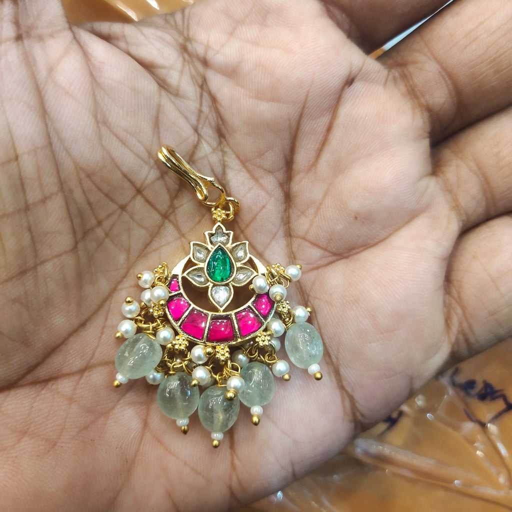 Elegant Gold Plated Jadau Kundan Maang Tikka with Emerald Green Accents - Royal Bridal Jewelry