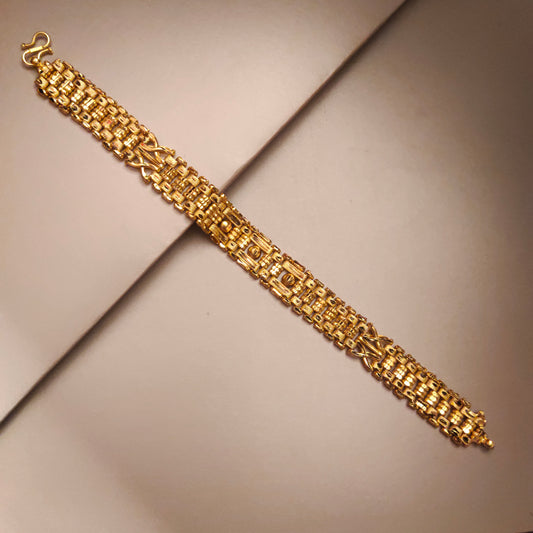 "Shimmering Sophistication: Discover the Allure of Asp Fashion Jewellery's Gold-Plated Men's Bracelet"