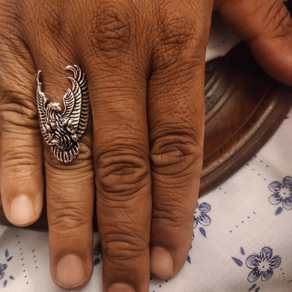 "Unleash Your Inner Strength with the Majestic Silver Flying Eagle: A Timeless Vintage Ring for Men & Women"