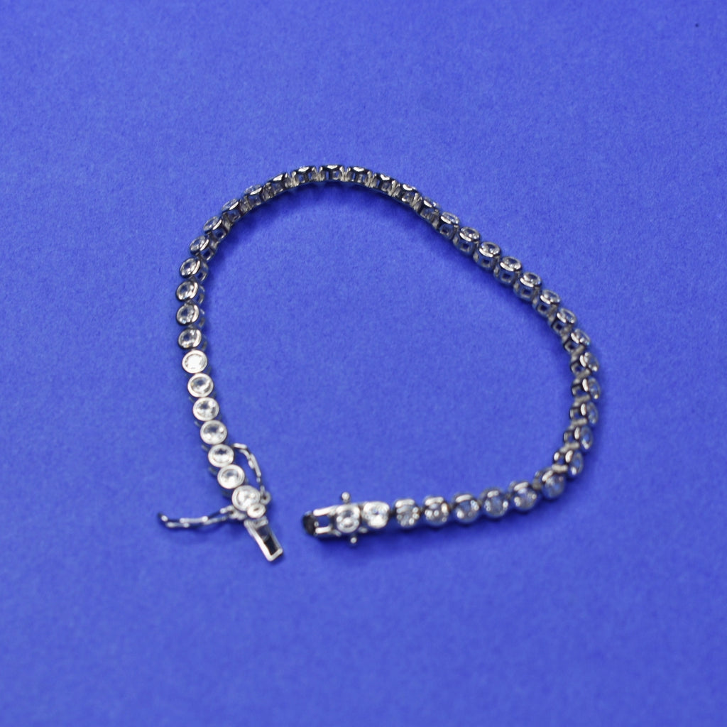 Elegant 925 Silver Bracelet for Women - Sophisticated Style