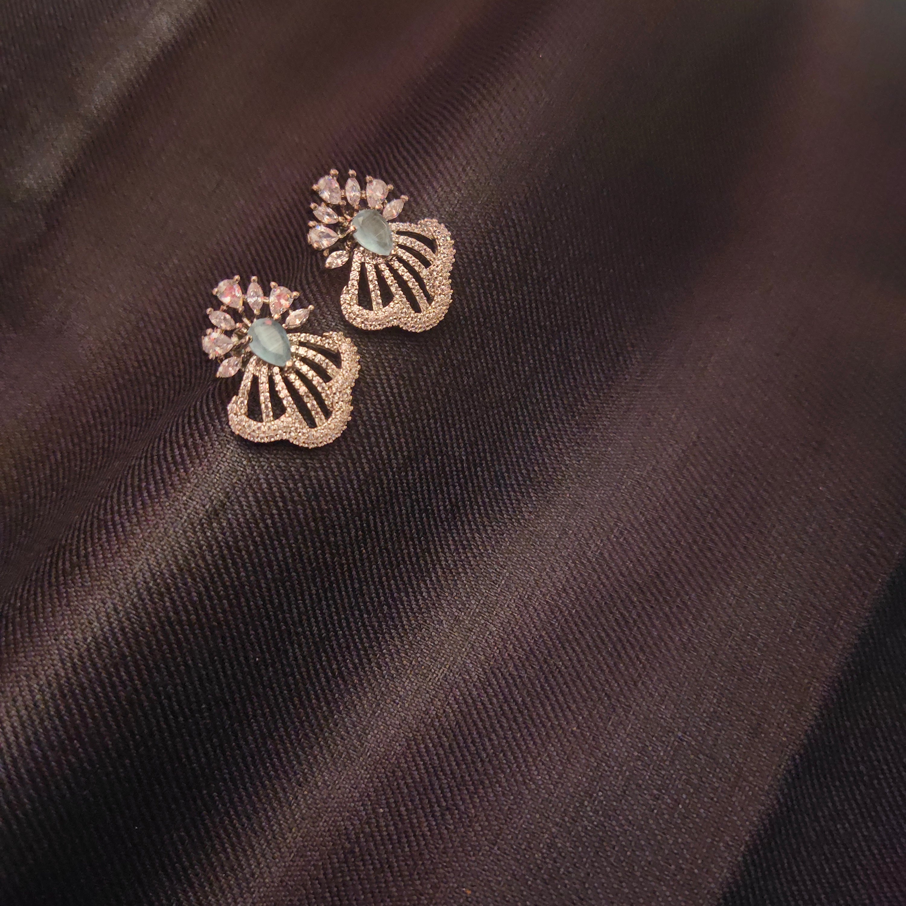 Victorian American Diamond Stud Earrings - Cute Timeless Design