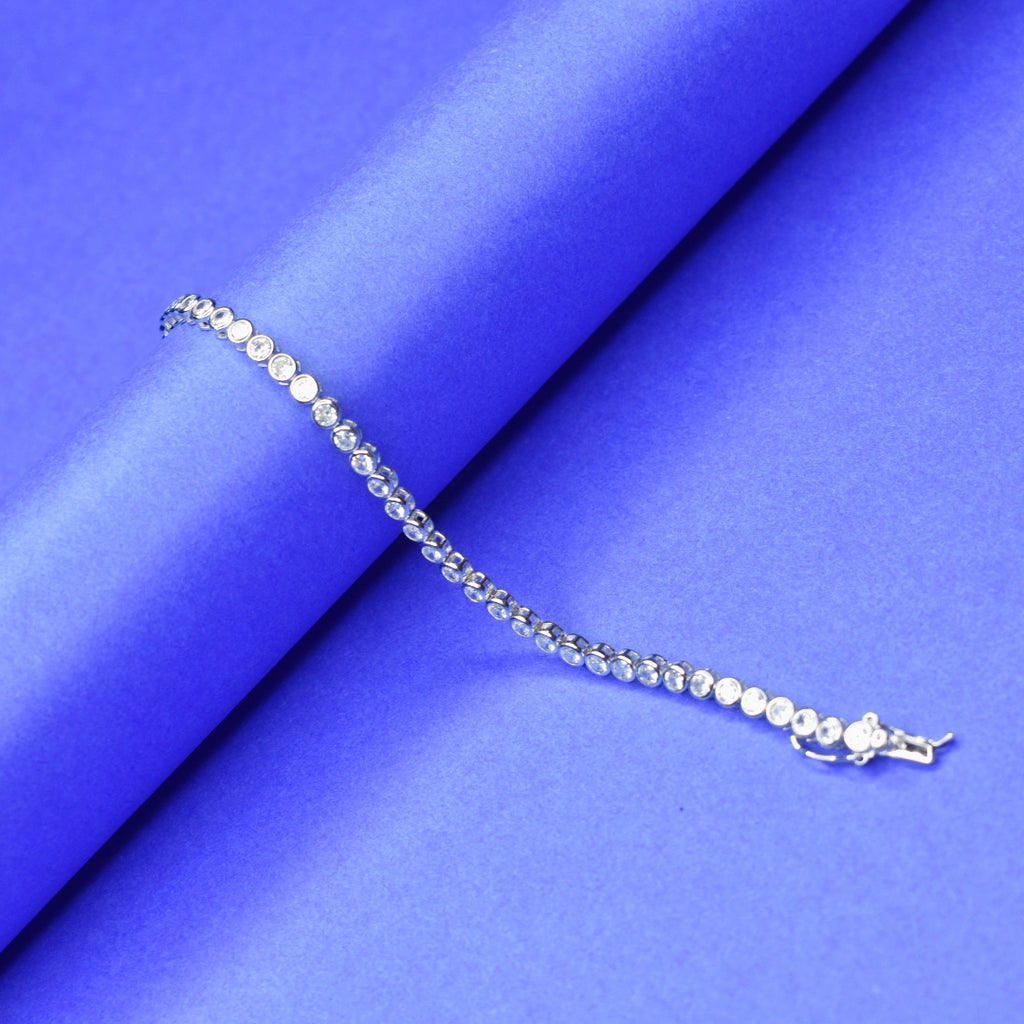 Elegant 925 Silver Bracelet for Women - Sophisticated Style
