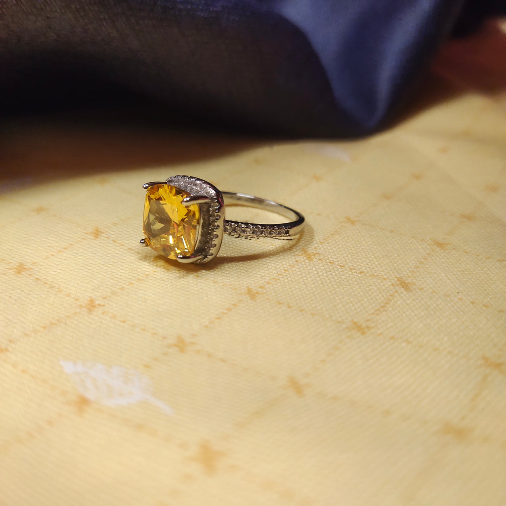 925 Sterling Silver Zircon Ring for Women - Elegant Sparkle Design