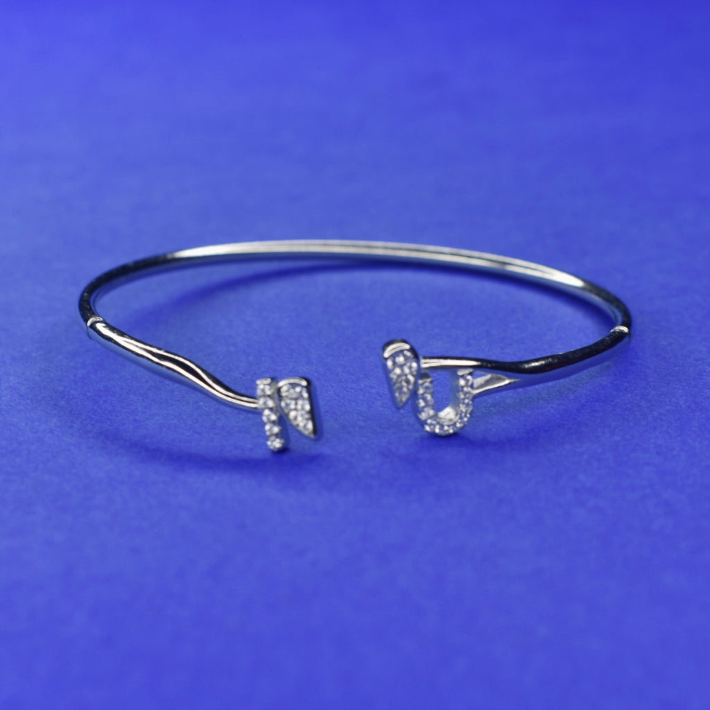 "Effortlessly Elegant: Discover the Classy Charm of the 925 Silver Bangle Bracelet by Asp Silver"