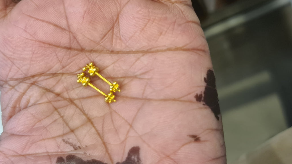 18ct BIS Hallmarked Bugudi Earrings