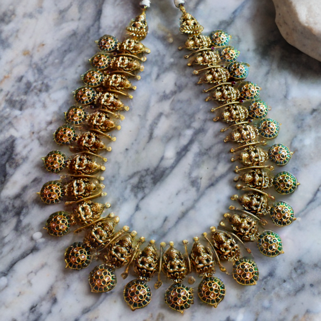 Asp Antique Bottu Mala