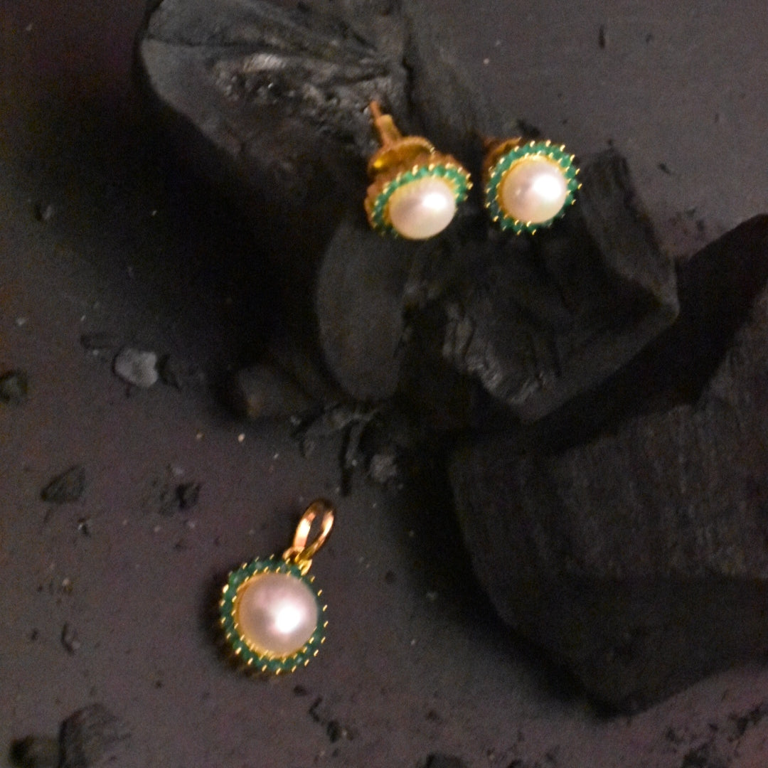 Gems & Pearl Pendant Set - Elegant Style