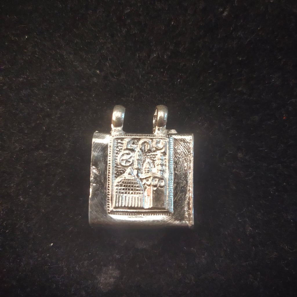 Pure Silver Islamic Taweez Amulet – Mosque & Arabic Inscription Pendant