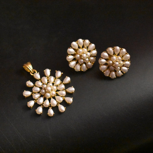 "Glamorous Elegance: The Asp Fashion Jewellery Pearl Pendant Set"