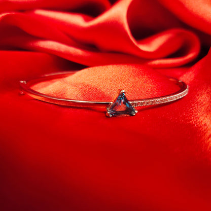 "Effortlessly Elegant: Discover the Classy Charm of the 925 Silver Bangle Bracelet by Asp Silver"