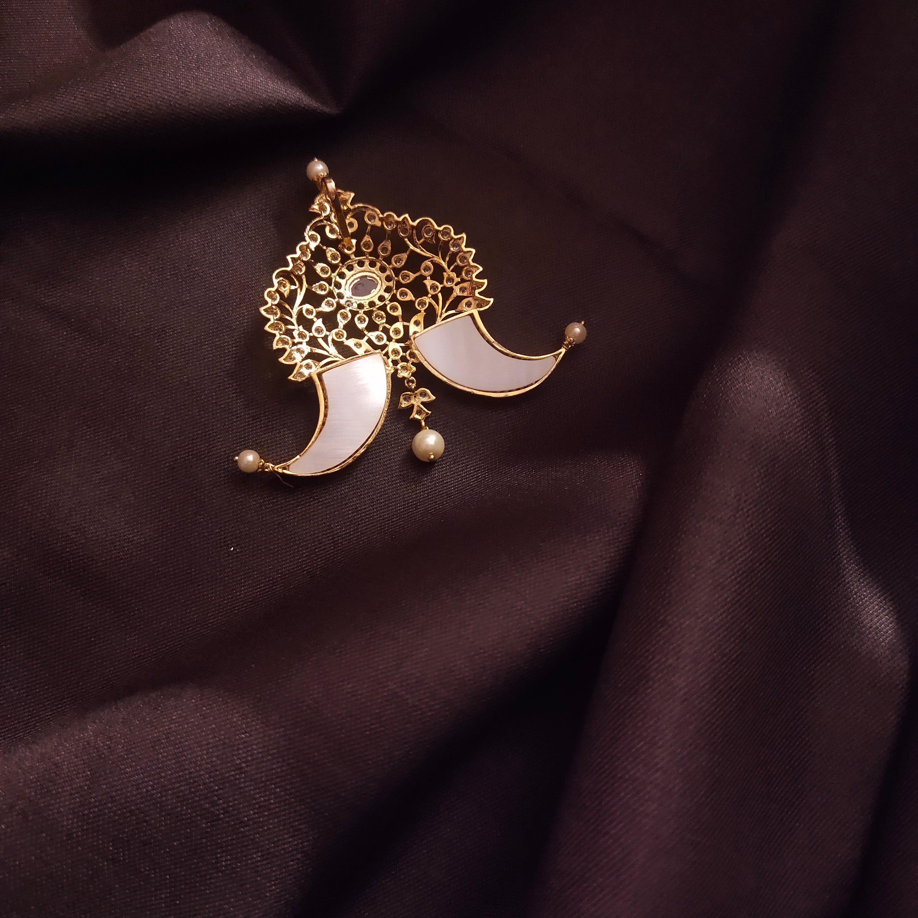 Trending డిజైన్స్ లో Gold Tiger Nail Pendant & Gold Navaratna Ring👌Latest  Gold Jewellery Collection👍 - YouTube