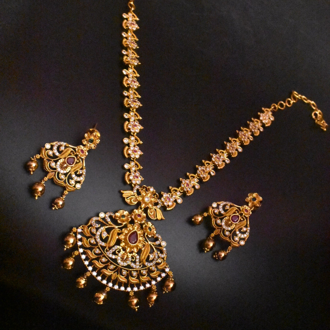 "Glamour Meets Vintage: A Stunning Asp Fashion Jewellery Short Antique CZ Necklace Set"