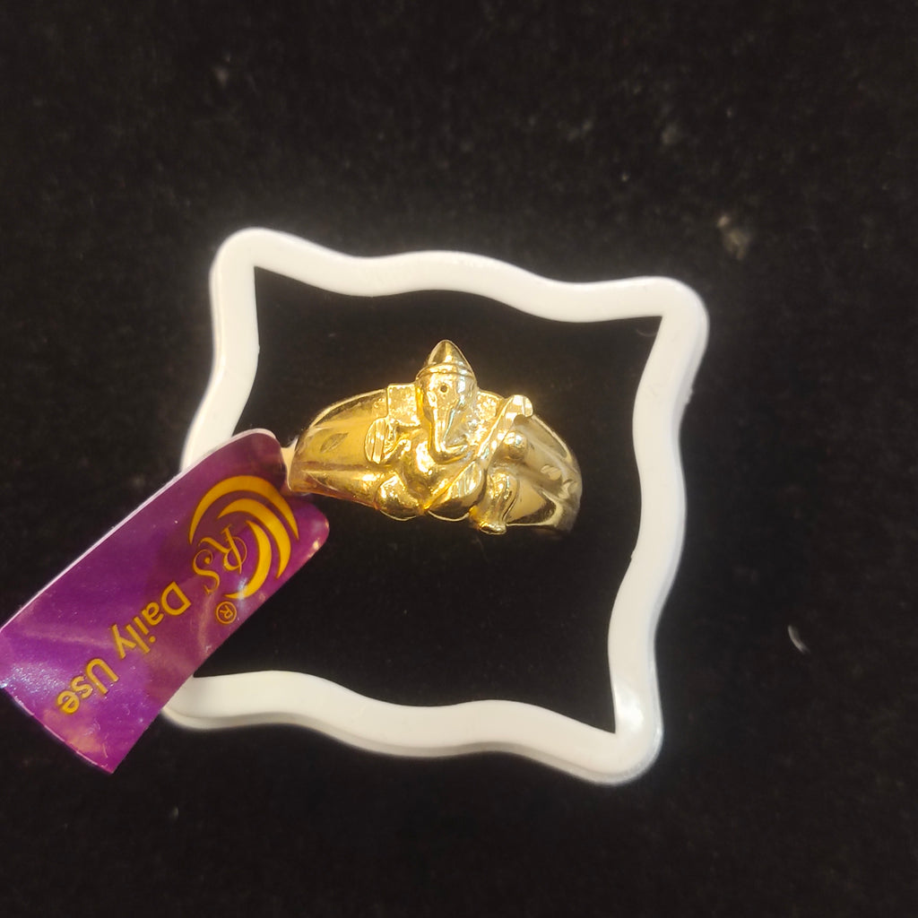 Gold Seated Ganesha Ring